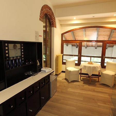 Il Castello B&B Varallo Pombia Bagian luar foto