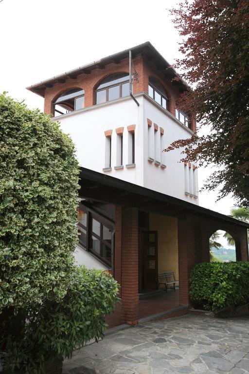 Il Castello B&B Varallo Pombia Bagian luar foto