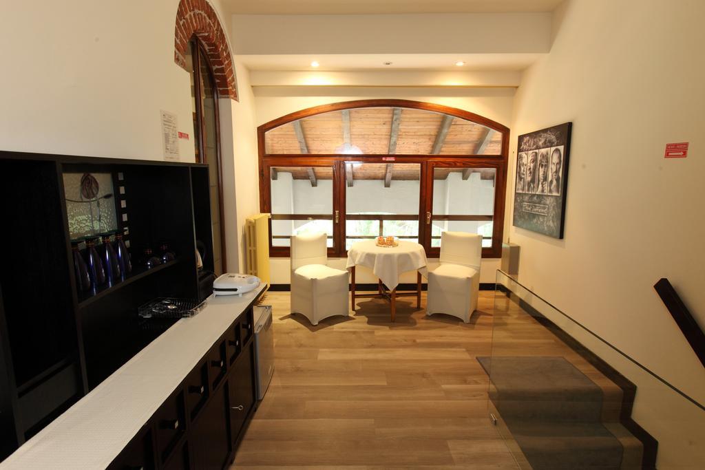 Il Castello B&B Varallo Pombia Bagian luar foto